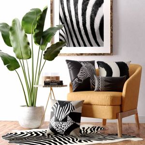 Capa para Almofada 43x43cm Silk Home Preto Branco