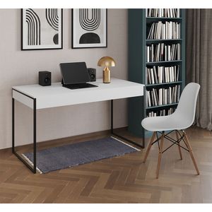 Mesa De Escritório Industrial Malta Branca 137X53Cm Base Ferro Preto Com 1 Cadeira Branca Eames Eiff