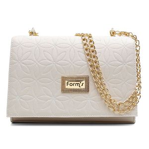Bolsa Clutch Feminina Com Detalhe Costuras Florais E Alça Dupla De Corrente