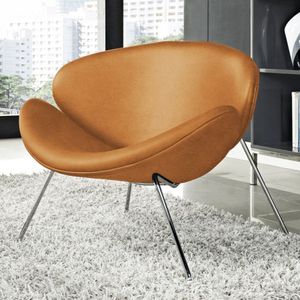 Poltrona Trevo Couro Natural Caramelo Base Cromada Cor Bege