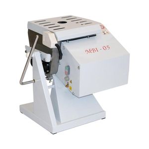 Amassadeira Basculante Semi Rápida Lenta 05 Kg Bivolt Mbi05 Gastromaq Bivolt