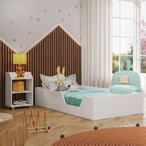 Quarto Infantil Com Cama E Mesa De Cabeceira Luísa Olivar Branco