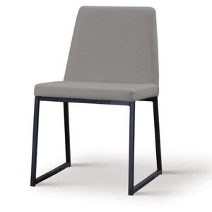 Cadeira Yanka Daf Móveis Multilaminada Revestida Com Espuma D28 Linho Cinza Base Aço Carbono Preto