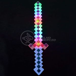 Kit Brinquedo Espada Pixel Minecraft 58cm C/Som Luz+3 Pilhas