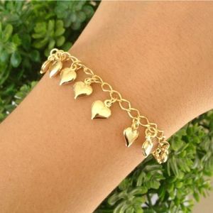 Pulseira Com Vários Pingentes De Coração Banhado A Ouro