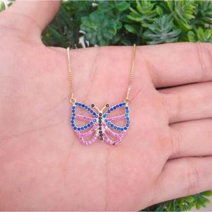 Gargantilha Borboleta Cravejada Banhado A Ouro