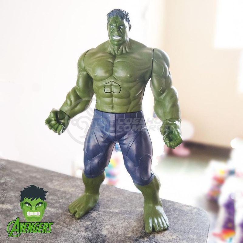 Incredible hulk action store figure