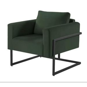 Poltrona Bella Veludo Verde Base Em Metal Preto