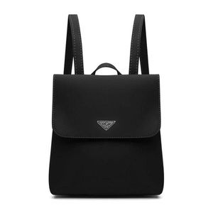Mochila Feminino Lisa Basica Com Alça Regulavel E Detalhe Em Metal
