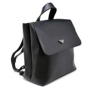 Mochila Casual Basica Feminino Com Fecho Em Metal E Alças Reguláveis