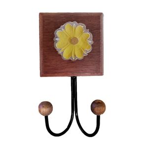 Toalheiro Cabideiro Duplo Flor 3d Rústico Artesanal Ferro Cor Amarelo
