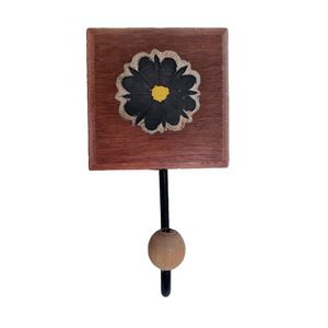 Toalheiro De Madeira E Ferro Banheiro Rustico Flor 3d Colorida Cor Preto