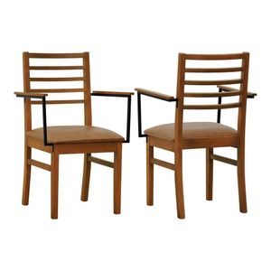 Kit 2 Cadeiras Tiê Com Braços Madeira Maciça Encosto Ripado Assento Estofado Corano Amêndoa/marrom