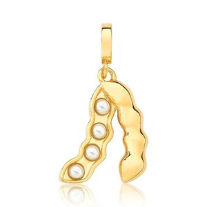 Charm Soja Com 4 Pérolas Revestido Em Ouro