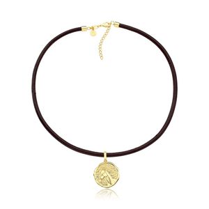 Colar Em Couro Natural Com Medalha Cavalo Revestida Em Ouro Medida 40cm