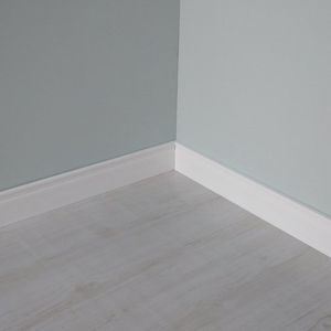 Kit Com 3 Barras Rodapé Scandian 15mmx10cm Metro Linear 6,75m Branco