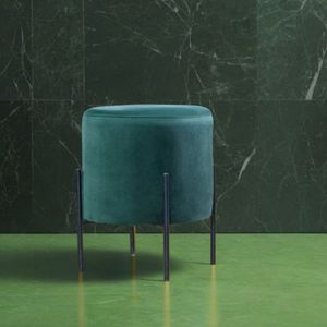 Puff Decorativo Hera Com Design Elegante E Atemporal Veludo Verde