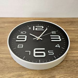 Relógio De Parede Branco Fundo Preto - 19.50cm