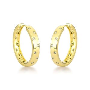 Brincos De Argola Com Zirconias Espalhados - Elegância Em Ouro 18k Banhado