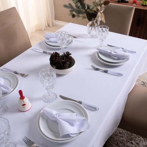 Toalha De Mesa Basic Lisa Oxford Decoração 2,00m X 1,40m Para 6 Lugares Branco 100% Poliéster