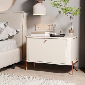 Mesa De Cabeceira Curva Tucupí Com Pés E Puxador Em Metal Off White-bronze