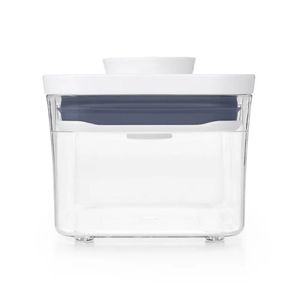 Pote Quadrado Em Acrílico 600ml Com Tampa Hermética Pop Oxo